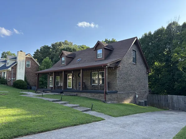 1028 Foxmoor Dr, Clarksville, TN 37042