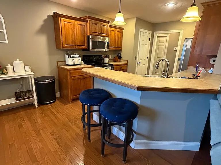 637 N Spout Spring St — Photo 8