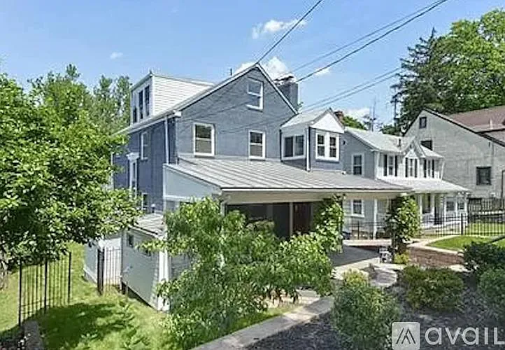 1352 Newton St NE photo 1