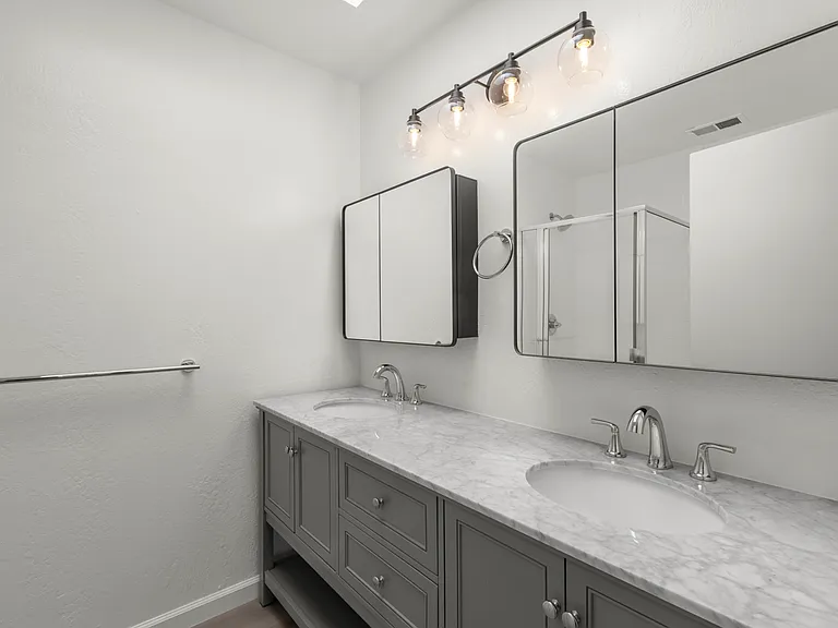 The Edgeworth Apartments — Photo 29