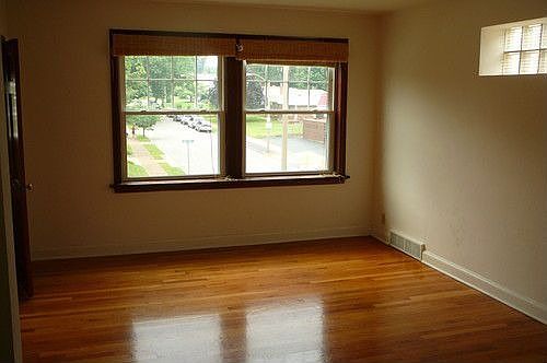 2nd image of 3464-3466 Watson Rd