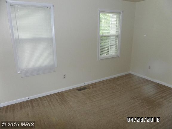 5th image of 10301 Green Willow Ave