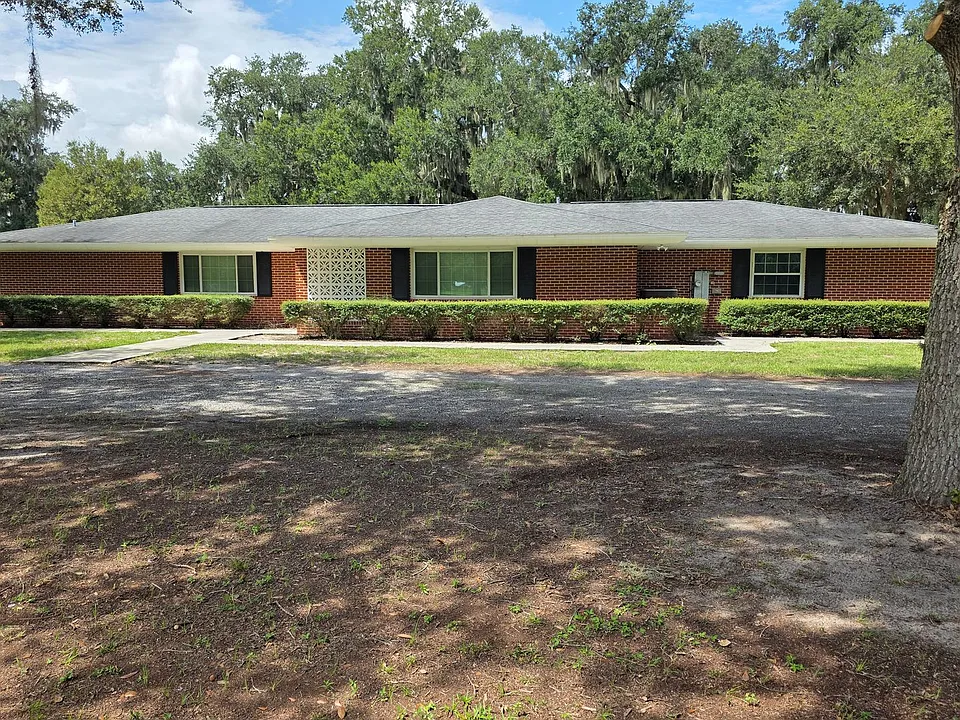 25601 Laylaine Dr