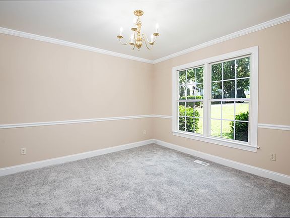 4th image of 28 Knightsbridge Ct