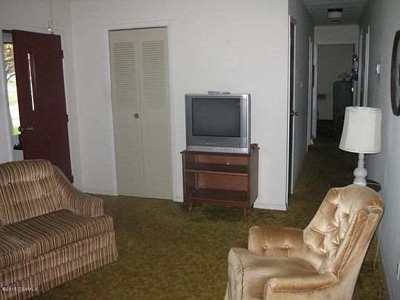 4th image of 117 E 11th St