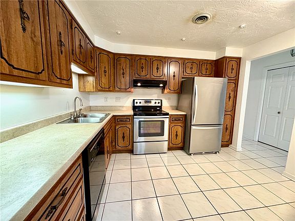5th image of 803 Casa Vita Dr
