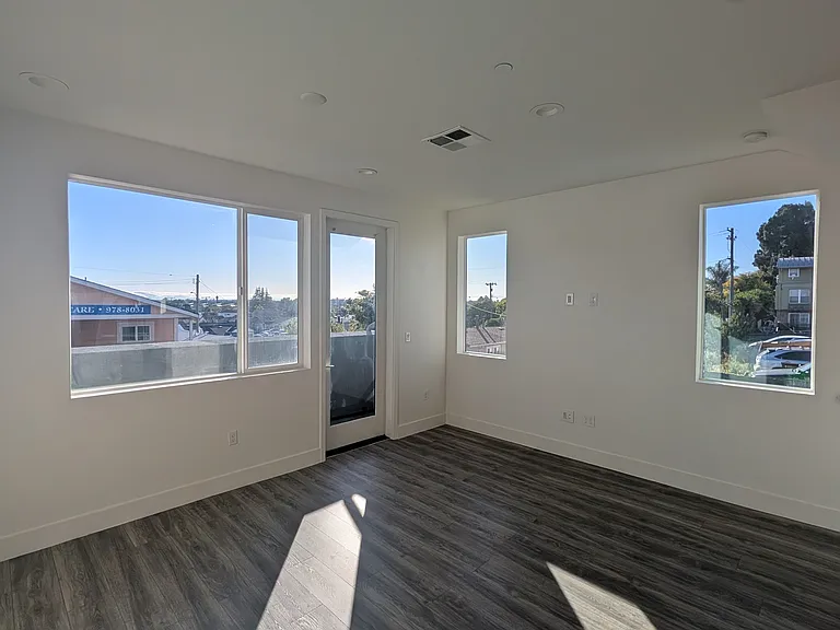 9877 Macarthur Blvd #A — Photo 24