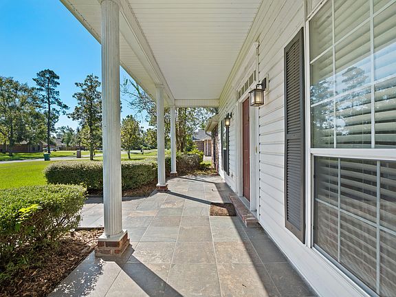 3rd image of 1131 Chariot Dr