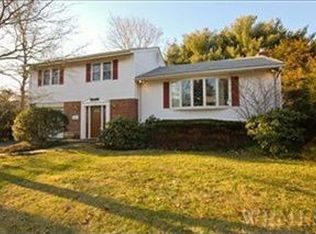 2 Whippoorwill Rd, Rye Brook, NY 10573