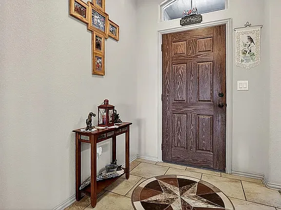1606 San Francisco Ave — Photo 2