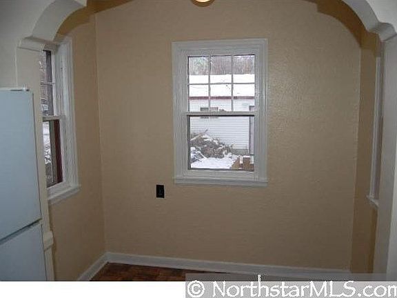 5th image of 2619 Knox Ave N