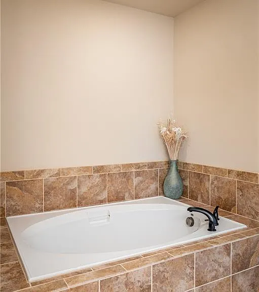 225 Floridays Way — Photo 6
