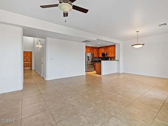 5th image of 597 E Weckl Pl