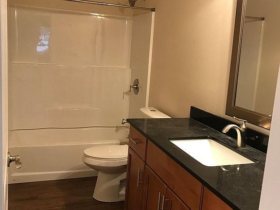 4th image of 700 Pine Ave Ste 202