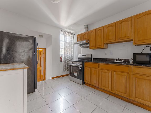 5th image of 222 S 43rd St #3