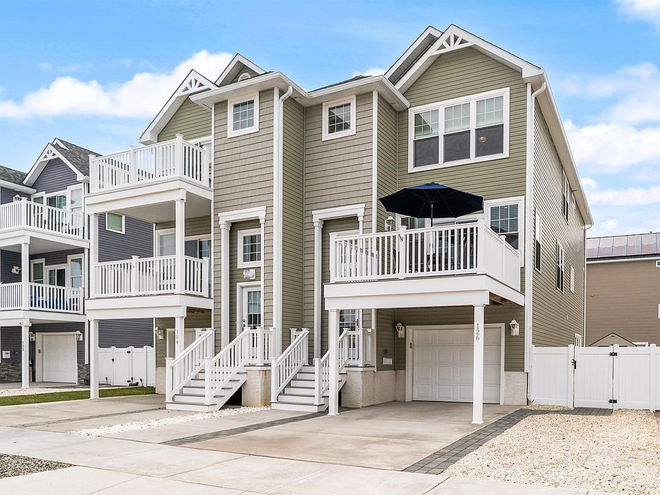 1st image of 126 Anglesea Dr
