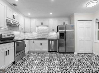 365 Winding River Dr, Sandy Springs, GA 30350