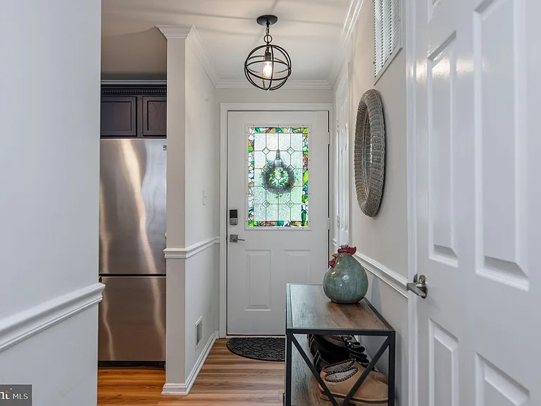 7317 Castleberg Ct — Photo 2