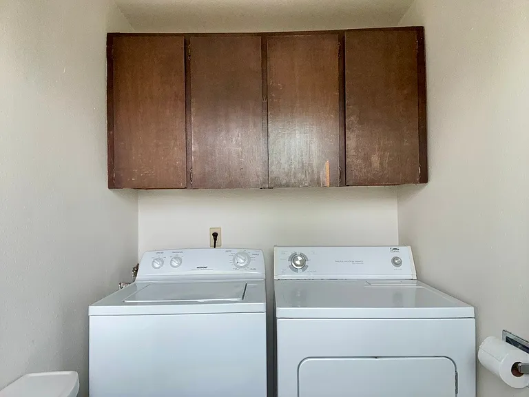 933-937 NW Sequoia Ave — Photo 29