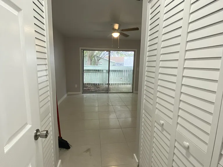 1366 SE Rivergreen Cir — Photo 12