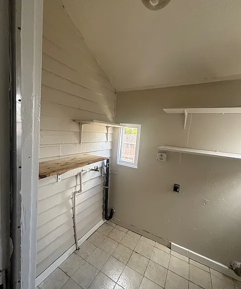 445 E Hawthorne St — Photo 9