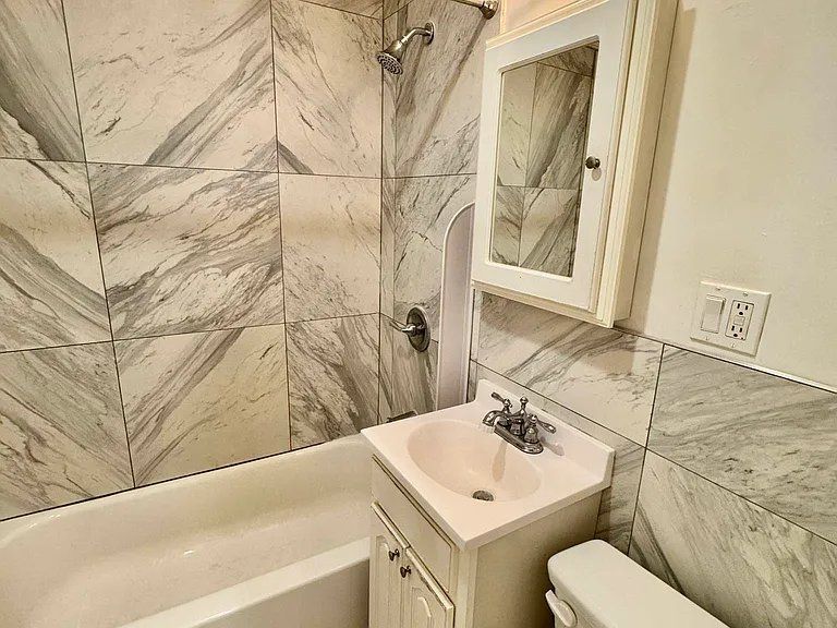 412 E 50th St #3B — Photo 10