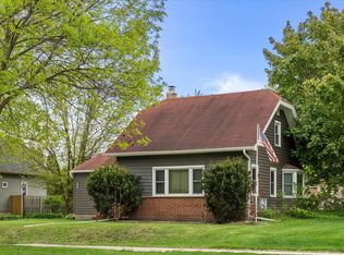 7911 W Cold Spring Rd, Greenfield, WI 53220