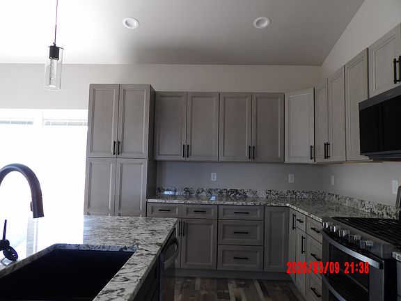 5th image of 2233 Zuni Trl
