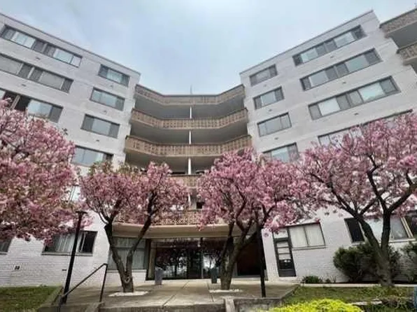 1375 River Rd APT 3G, Edgewater, NJ 07020
