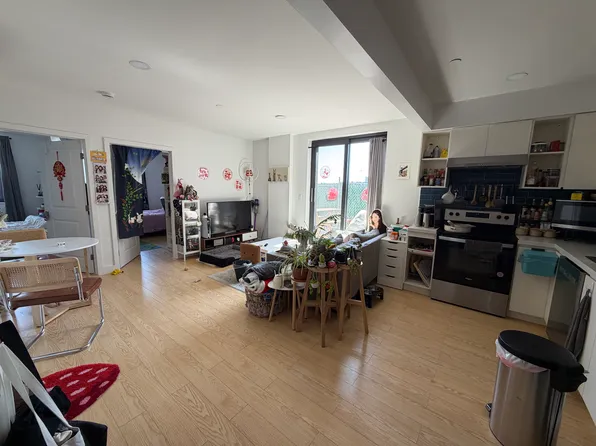 673 Hart Street image 1 of 11