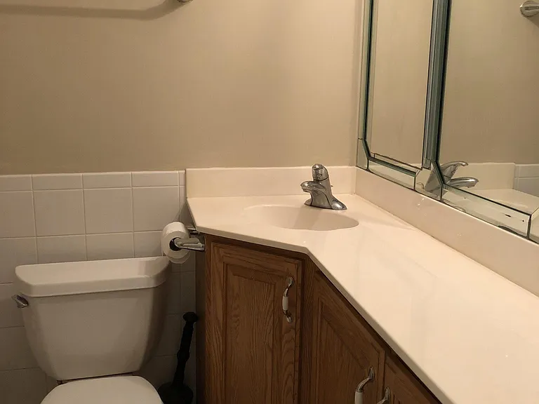 1079 Briarhurst Dr — Photo 11