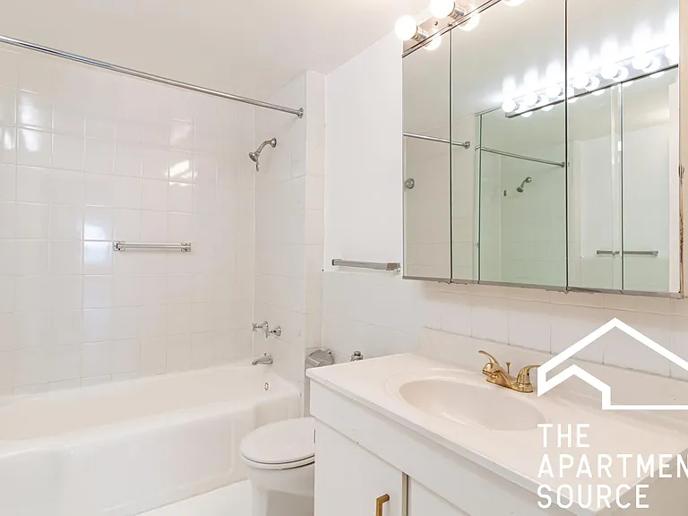 720 W Gordon Ter #1505 — Photo 15
