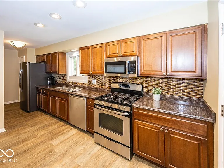 10913 College Place Dr — Photo 12
