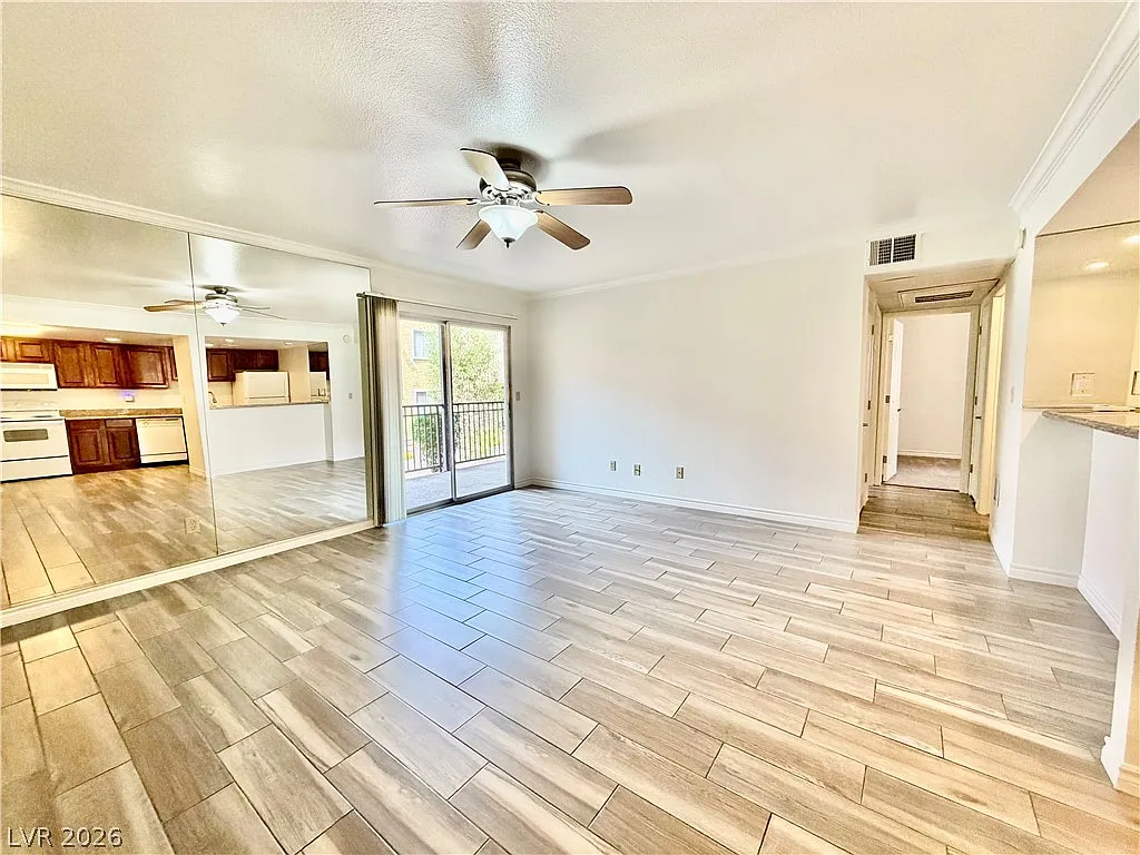 2 bed, 1.0 bath, 816 sqft, $1,250 — Photo 1