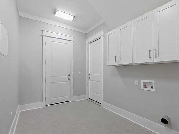 3rd image of 523 Glenview Dr