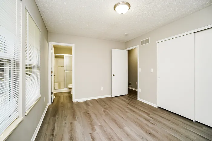 1540 Tall Meadows Dr — Photo 7