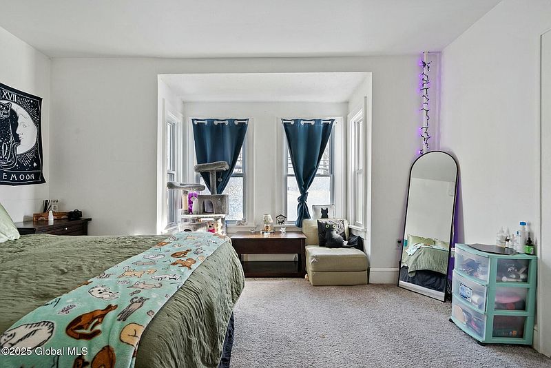 5th image of 14 Oakwood Avenue