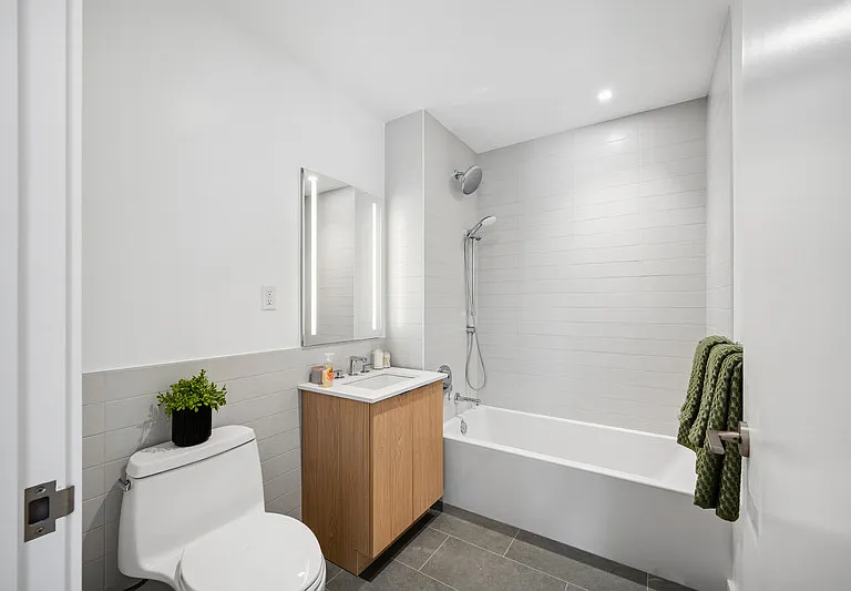 645 Park Pl #8D — Photo 8