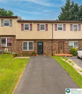2612 Mountain Ln, Allentown, PA, 18103