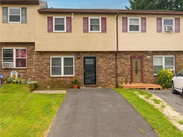 2612 Mountain Ln, Allentown, PA 18103
