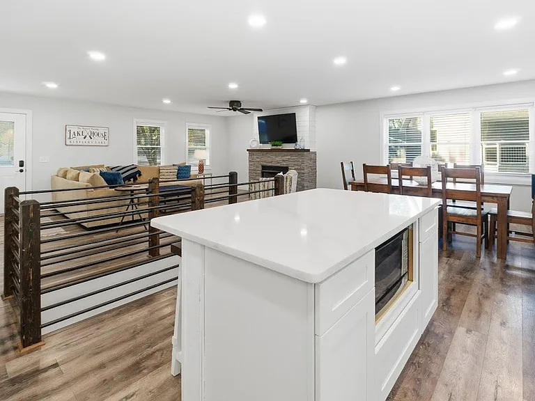 376 Peachtree Dr — Photo 14