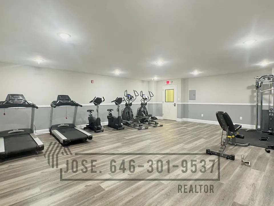 144 Fair St #123
