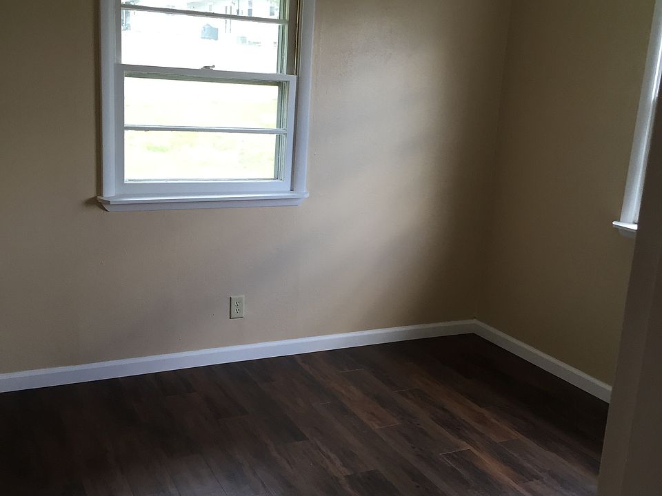 1st image of 1340 Larsue Ln APT B