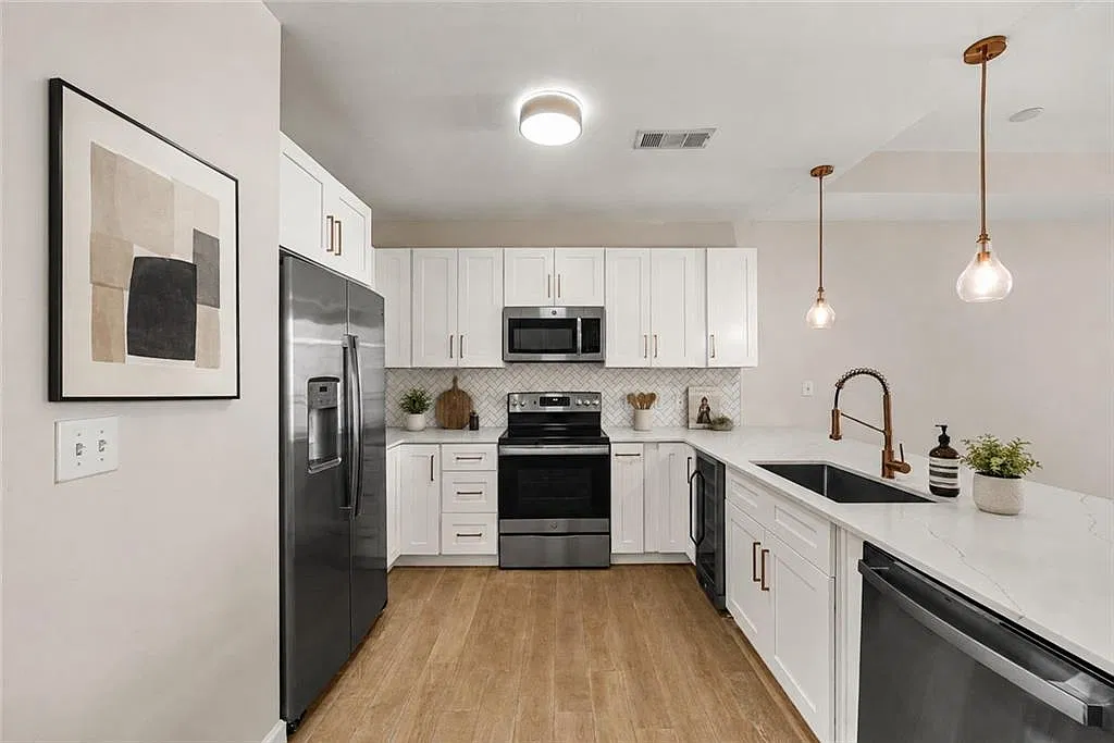1 bed, 1.5 bath, 901 sqft, $2,000 — Photo 4