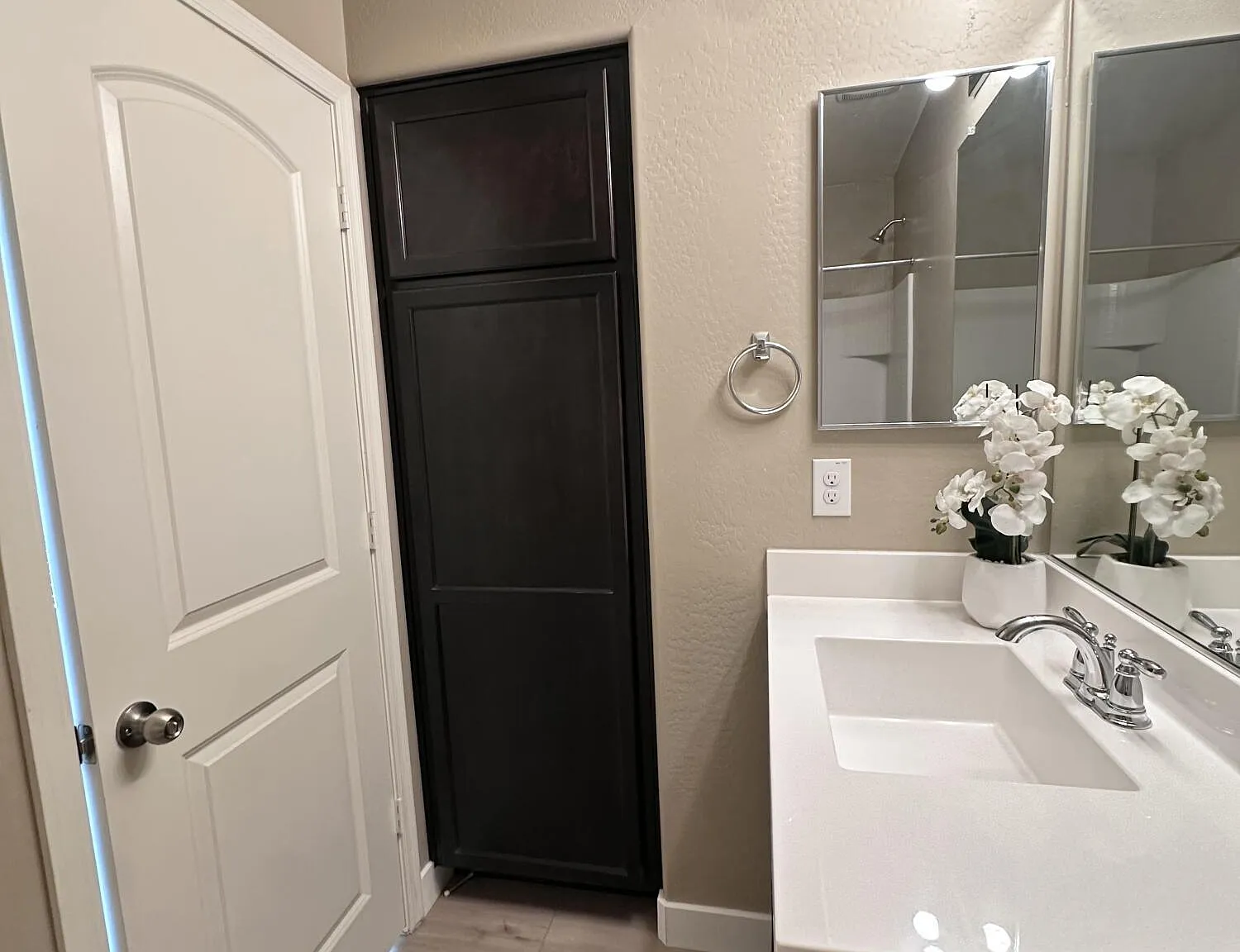 2 bed, 2.5 bath, 1392 sqft, $1,900 — Photo 1