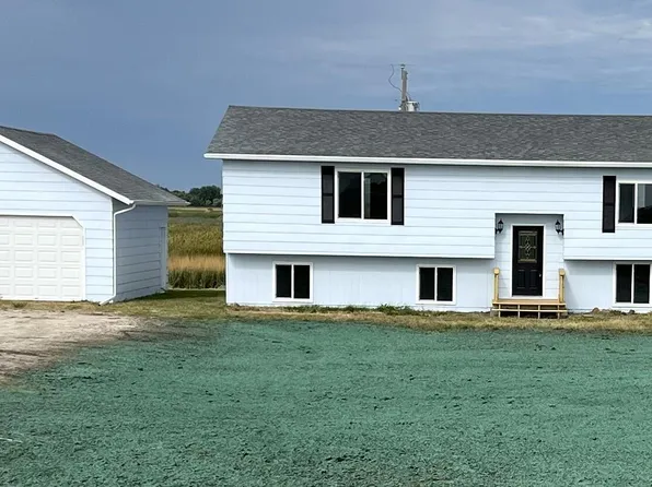 4073 84th Ave SE, Jamestown, ND 58401