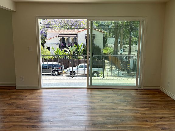 3rd image of 2421 N Beachwood Dr APT 2