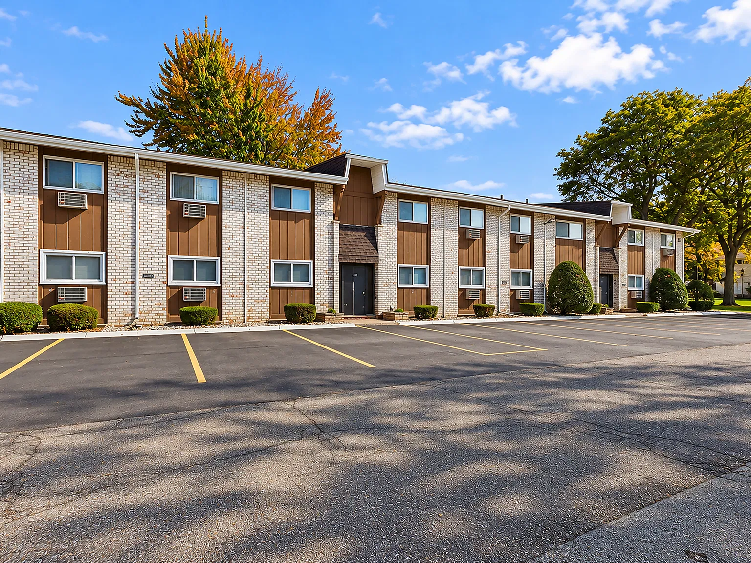 2 bed, 1000 sqft, $1,600 — Photo 3