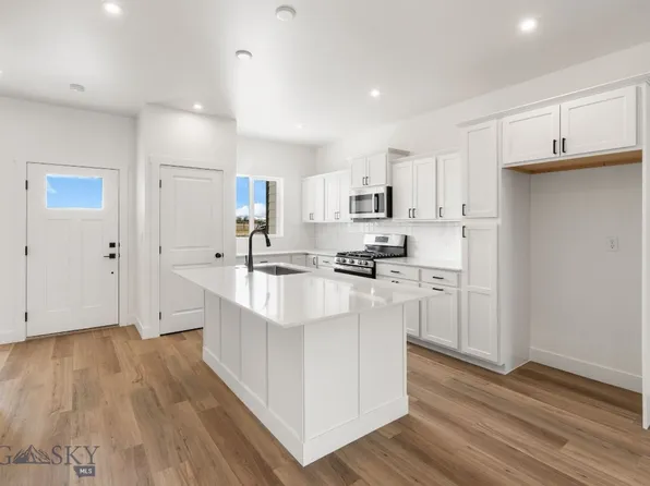709 Spaniel Ln, Belgrade, MT 59714