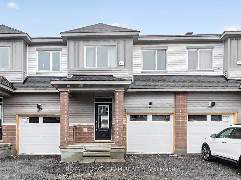 297 Les Emmerson Dr — Photo 1
